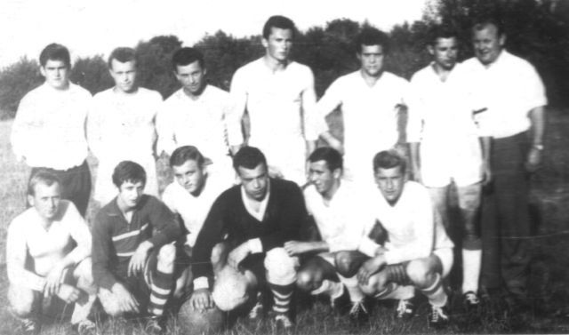 Dru�stvo dosp�l�ch Hn�vo�ice 1966